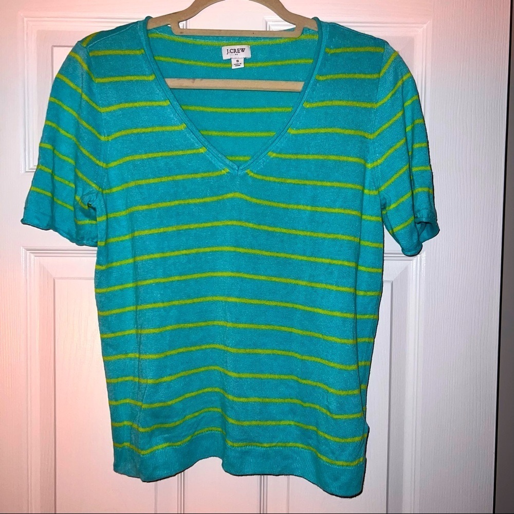 WOMAN’S Linen blend, striped top. Cool, complimentary colors perfect for summer